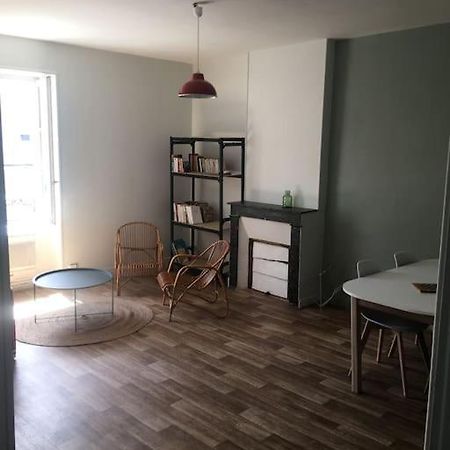 Appartement Avec Parking Proche Cathedrale Bourges Exterior foto